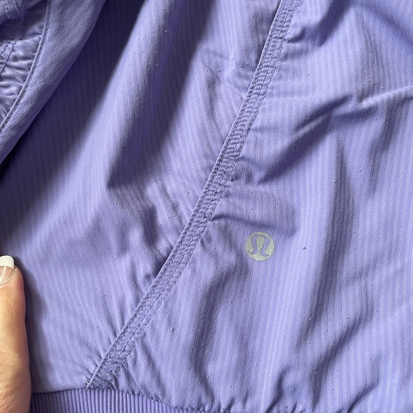 Lulu lemon women's jacket. - Picture 5 of 7